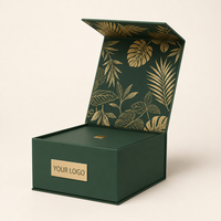 Boîte à rabat rigide vert forêt mat avec fermeture magnétique, intérieur botanique doré, logo personnalisé, emballage cadeau de luxe