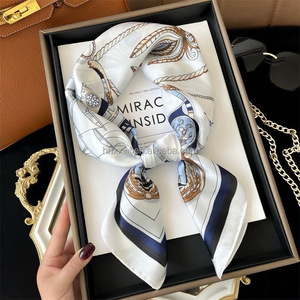 Sciarpa di Lusso da <span class=keywords><strong>Donna</strong></span> in Poliestere Morbido e Liscio [Motivo Nave Pirata] 68*68cm/26.77*26.77 pollici Personalizzabile - Product Image 2