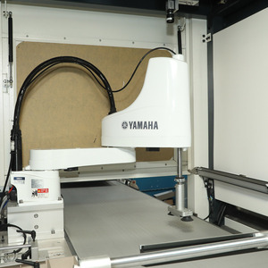 Caja de teléfono de reloj de anillo de alta precisión de alta velocidad Máquina de fabricación de <span class=keywords><strong>cajas</strong></span> rígidas Equipo de post-prensa - Product Image 4