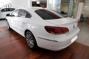<span class=keywords><strong>Voiture</strong></span> d'occasion 2018 FAW pour <span class=keywords><strong>Volkswagen</strong></span> CC 1.8TSI Édition Luxe Premium, berline coupé de taille moyenne, 4 portes, 5 places - Product Image 6