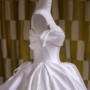 Robe de mariée grande taille coupe trapèze, épaules dénudées, en satin, avec bordure perlée, style princesse, traîne chapelle, personnalisable, pour mère de la mariée, fleurs, vente en gros - Product Image 5