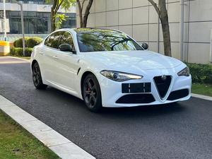 <span class=keywords><strong>Alfa</strong></span> <span class=keywords><strong>Romeo</strong></span> Giulia 2.0T 200CV del 2017 Usata, Guida a Sinistra, Euro VI, Importazione Italia, Automatica, 5 Posti, Berlina Premium, Auto a Benzina Usata - Product Image 4