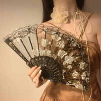 Nouveau modèle Style chinois dentelle Rose ventilateur femmes été pliant ventilateur danse spécial Style ancien décorations de mariage nationales