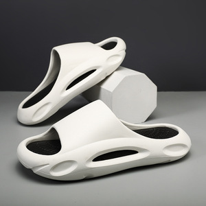 Tongs pour hommes, décontractées, pour l'intérieur et l'extérieur, semelle épaisse, légères, antidérapantes, sandales de plage, chaussures en EVA injecté, taille 40-45, blanches - Product Image 1
