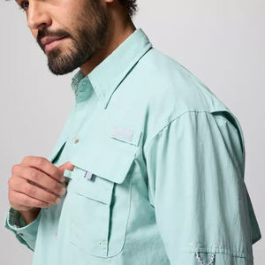 Rashguard réfléchissant avec logo, masque à capuche SPF, design Fly, personnalisez votre propre chemise de pêche boutonnée à imprimé camouflage Redfish Fish. - Product Image 5