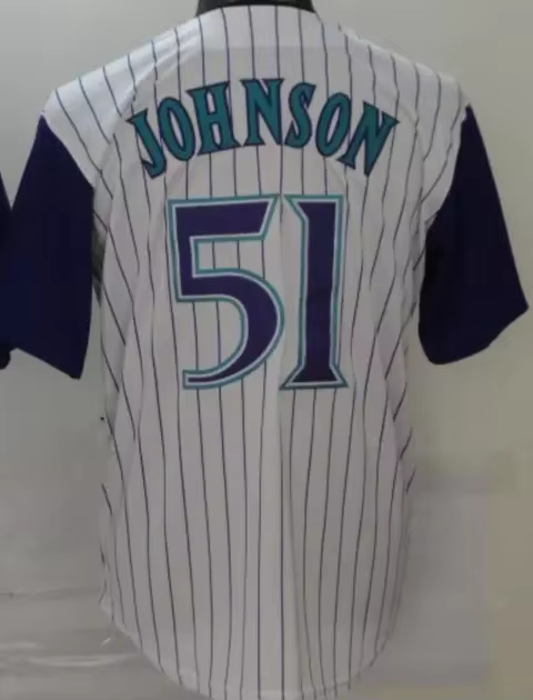 51 จอห์นสัน เบจ