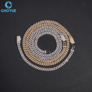 Cadena Cubana de Plata de Ley 925 con Moissanita VVS Totalmente Pavimentada, Chapada en Oro de 18K, Unisex, con Corte Brillante Redondo, Venta al por Mayor de Joyería - Product Image 1