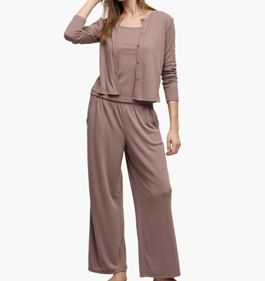 สีน้ำตาล