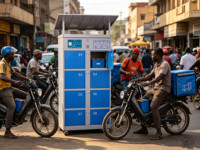 Estación de Intercambio de Baterías Metálica para Exteriores con Energía Solar, 8 Ranuras, Resistente a la Lluvia, para Entrega en África, Bicicletas Eléctricas, Boda Boda, Alquiler Comercial