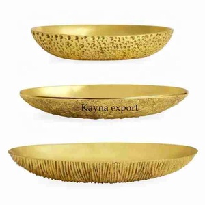 Bol décoratif en métal doré à motif de feuilles, design moderne et luxueux, respectueux de l'environnement, pour servir des fruits, plateau en métal personnalisé à motif de feuilles - Product Image 2