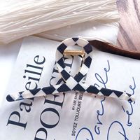 Pince à cheveux classique en acétate rayée style coréen avec sequins et motif coquillage, grande pince à griffes pour femme