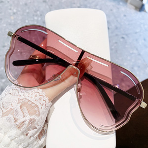 European And American Style Large Frame Sunglasses For Women UV400 PC Lens Windproof Sports <b>Eyewear</b> - Product Image 3