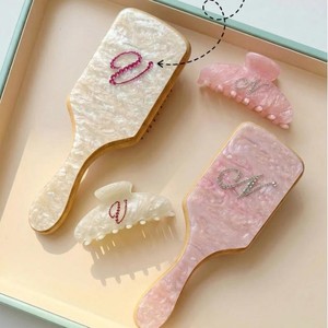 Peigne à coussin d'air en acétate gravé avec un nom personnalisé, cadeau de mariage, cadeau d'anniversaire, pour le massage de la tête - Product Image 1