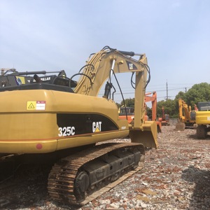 Excavadora Usada Caterpillar de 25 Toneladas, Modelo 325C/325B, con Motor Cummins, Bomba Hidráulica y Caja de Cambios en Shanghái - Product Image 5