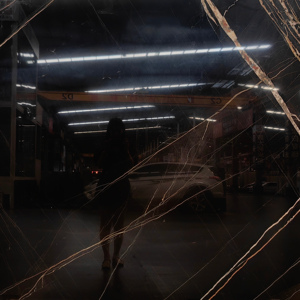 Thành Công A42 đánh bóng gạch đá cẩm thạch màu đen sáng bóng sàn đá cẩm thạch gạch Lauren vàng đen gạch đá cẩm thạch gạch sàn - Product Image 1