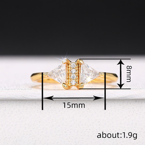 Caoshi <span class=keywords><strong>OEM</strong></span> Tinh Tế Hai Tam Giác Thiết Kế Bling Bling Zircon Ngón Tay Nhẫn Đối Với Phụ Nữ Cưới Thời Trang Đồ Trang Sức Mạ Vàng CZ Nhẫn - Product Image 6