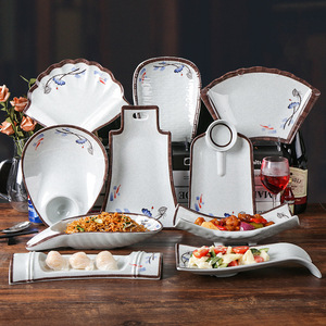 Platos de melamina creativos de forma irregular con diseño floral para uso en restaurantes y fiestas. - Product Image 2