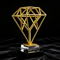 Trophée personnalisé moderne en alliage de zinc, creux, en forme de diamant, avec base en cristal, gravure laser, haute qualité, plusieurs tailles, pour cérémonie de remise des prix