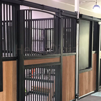 Panneau d'équipement d'écurie en bois galvanisé Bambool de luxe avec fenêtre et porte portables