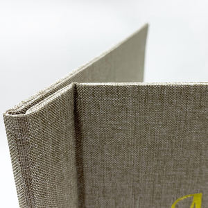 Cubierta de Menú Personalizada con Logotipo en Tela, Formato A4, con Tapa de Lino y Fijación Exterior con Tornillos, para Menú de Restaurante - Product Image 3