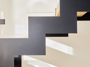 <span class=keywords><strong>Escalera</strong></span> de viga recta de Pedal de <span class=keywords><strong>madera</strong></span> de nogal negro directamente personalizada para Loft en el segundo piso de <span class=keywords><strong>escalera</strong></span> dúplex de acero y <span class=keywords><strong>madera</strong></span> - Product Image 6