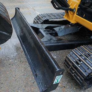 Mini-excavatrice Caterpillar 305.5E d'occasion avec pince – Fournisseur fiable, utilisation facile, travaux de terrassement efficaces - Product Image 3