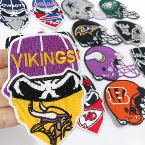 Sắt Trên Thêu Mũ Bảo Hiểm Huy Hiệu Vá Tùy Chỉnh Bóng Bầu Dục Thêu Logo Đội Thêu Thể Thao Skull Các Bản Vá Lỗi - Product Image 2