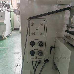 Impresora de pantalla automática Máquina de impresión de pantalla de seda de tarro cónico de plástico para Big <span class=keywords><strong>Petral</strong></span> 5 Cubo de pintura de 50 galones - Product Image 4