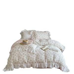 Parure de lit quatre pièces en crêpe de coton fleuri, avec housse de couette et draps à volants en gaze double épaisseur, pour usage domestique - Product Image 5