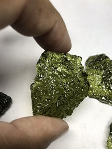 De alta calidad sin cortar República Checa duro moldavita de piedras preciosas - Product Image 2