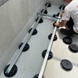 Pied de support réglable en plastique PP, écologique, installation rapide, pour terrasse et jardin - Product Image 1