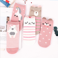 Vente en gros Boîte cadeau 5 paires de chaussettes drôle en coton pour bébé, animal de Noël mignon pour enfants