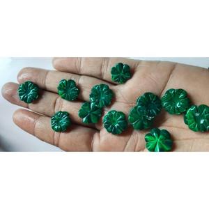 Piedra Preciosa Tallada en Forma de Flor de Cuarzo Verde Ónix Natural de 18x18 mm, Piedra Suelta de la Marca Mugalart de Rajasthan - Product Image 1