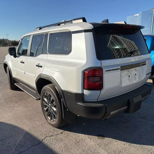 2024 para 4x4 con volante a la izquierda, bajo kilometraje, automático, asientos de cuero, estándar Euro VI, Road Magic Weapon - Product Image 4