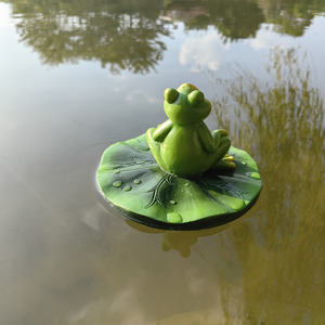 Statue de grenouille grandeur nature de style féerique moderne, <span class=keywords><strong>sexy</strong></span>, pour l'intérieur et l'extérieur, décoration de jardin, peinte, artisanat en résine flottante fait à la main, décoration de Noël - Product Image 4