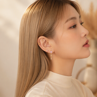 Anting-anting gantung zircon hati Maina, anting tusuk tulang rawan, anting-anting stainless steel ulir luar, perhiasan tindik tragus helix.