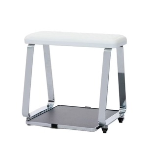 Reposapiés de Espuma Viscoelástica K con Ruedas, Altura Ajustable, Banco Portátil para Pedicura con Bandeja de Almacenamiento - Product Image 4