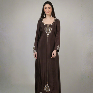 Conjunto de 3 piezas de ropa elegante para mujer, vestido Chudidar Dupatta color marrón con adornos de perlas y lentejuelas. - Product Image 1