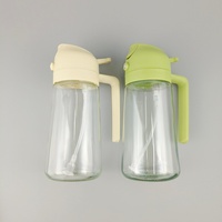 Bouteille en verre anti-lumière de 470 ml (16 oz) avec bec verseur et pulvérisateur d'huile d'olive pour cuisine, avec autocollant, idéale pour friteuse à air, cuisson, salades et barbecue