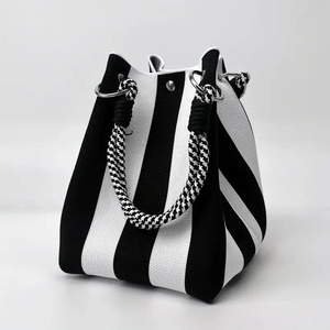 Nuova Borsa da Donna alla Moda, Borsa Quadrata Pieghevole con Motivi Cartoon, Versatile Borsa per il Pendolarismo, Borsa a Tracolla in Maglia per lo Shopping - Product Image 5
