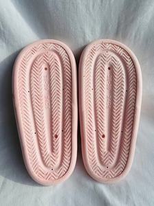 Ciabatte con Stampa Mucca Rosa da Donna 36-41, Suola in EVA Ammortizzata, Per Tutte le Stagioni, Punta Aperta, Tomaia in PVC, Fodera in PU - Product Image 2