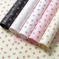 Papel de Regalo Ecológico Personalizado con Recubrimiento de PVC, Papel de Regalo con Estampado de Chocolate y Flores, Público Objetivo: Todos