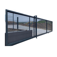 Clôture anti-escalade 358 en treillis métallique pour autoroute, offrant des propriétés antirouille et haute densité, utilisée dans les stations photovoltaïques et sur les routes.