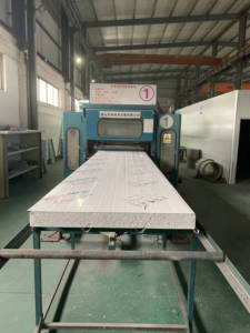 Panneau sandwich en ciment EPS de 100 mm, isolé, en mousse ondulée, personnalisé, <span class=keywords><strong>prix</strong></span> d'usine, avec un design moderne et métallique <span class=keywords><strong>pour</strong></span> le toit - Product Image 3