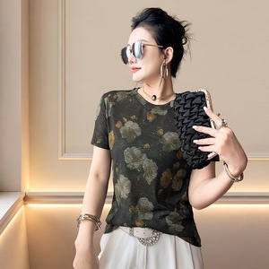T-shirt Estiva alla Moda con Stampa di Piccoli Fiori Gialli, Manica Corta, Elegante, Ringiovanente, Versatile, Top Snellente Trendy da Donna - Product Image 2