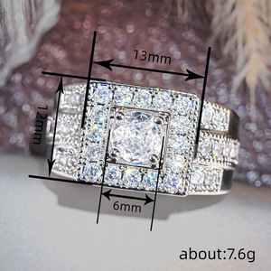 Anello di Lusso Scintillante per Donne, Gioiello da Dito di Tendenza alla Moda - Product Image 4