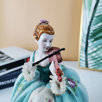 Figurine en porcelaine à succès : Femme jouant du violon, design moderne, ornement artisanal à suspendre, accessoires de décoration pour la maison et l'hôtel