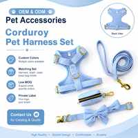 Ensemble Harnais pour Chien avec Gilet en Velours Côtelé Réglable, Collier, Laisse, Nœud Papillon et Pochette – Accessoires de Promenade Doux pour Animaux de Compagnie – Marque Privée, Vente en Gros