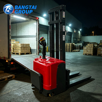 Chariot élévateur électrique à mât étroit de 1,5 tonne, à batterie, avec mât triphasé de 4,5 m pour stockage en hauteur