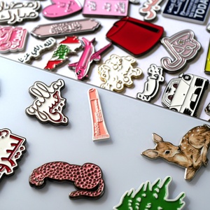 Op maat gemaakte Libanese zachte emaille telefoon sticker, handgemaakte metalen telefoon sticker, Libanese emaille sticker - Product Image 3